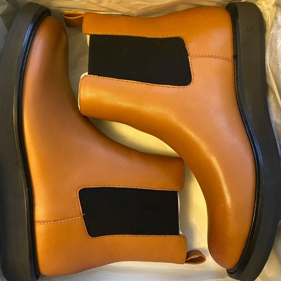 J. Crew Chelsea Leather Boot NEW! - Picture 2 of 6